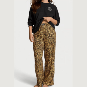 Pijama lunga de bumbac Victoria's Secret - Safari Gold Leopard cu cristale a fost adăugat la favorite!